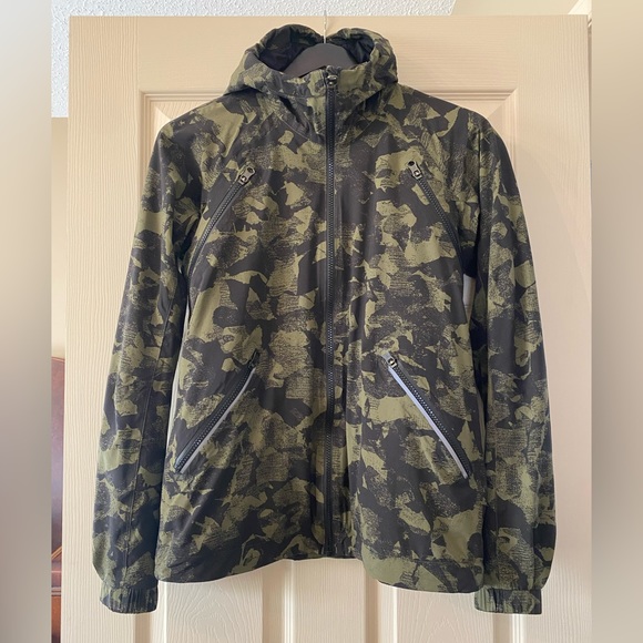 lululemon athletica Jackets & Blazers - 💚Lululemon Rise & Shine Jacket II in Jumbo Mystic Jungle Size 6💚